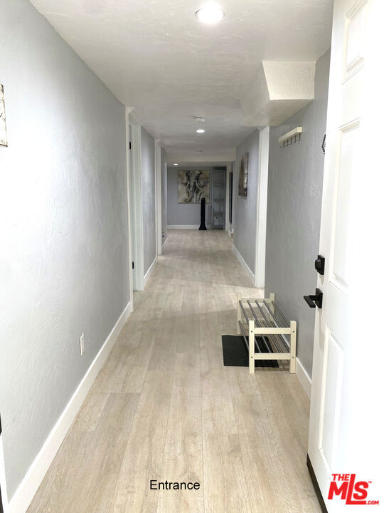 84 N Palm Street, Ventura CA: https://media.crmls.org/mediaz/4f496e5e-7e81-42f0-92d9-d45a68ad457e.jpg
