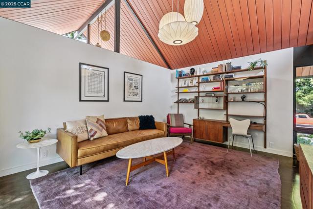 232 Clyde Dr, Walnut Creek CA: https://media.crmls.org/mediaz/4f4977f7-2736-4fd7-89d4-a9ca555fd4b0.jpg