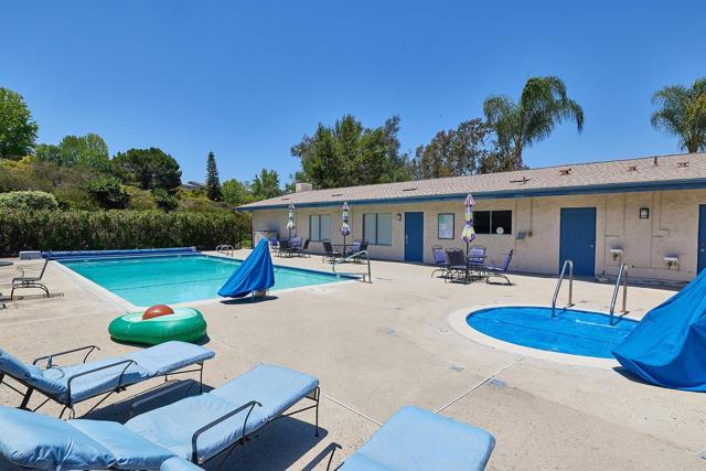 942 Royal Tern Way, Oceanside CA: https://media.crmls.org/mediaz/4f4a06ff-1aec-4911-887c-08f1282906b0.jpg
