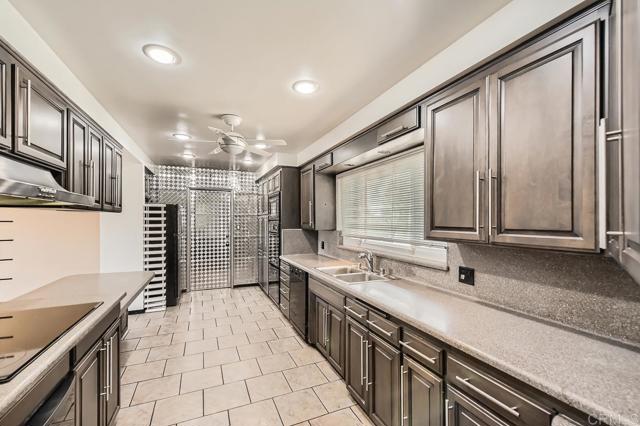 Detail Gallery Image 10 of 40 For 751 Hacienda Drive, El Cajon,  CA 92020 - 4 Beds | 3 Baths
