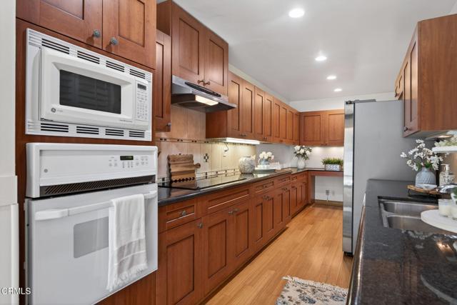 Detail Gallery Image 16 of 62 For 1610 Edgewater Ln, Camarillo,  CA 93010 - 3 Beds | 2/1 Baths