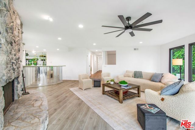 4223 Don Carlos Drive, Los Angeles CA: https://media.crmls.org/mediaz/4f4cd855-103e-4770-8ef2-ff4bacdf43bf.jpg