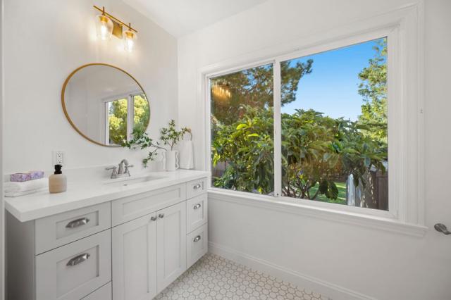 220 26th Avenue, San Mateo CA: https://media.crmls.org/mediaz/4f4cd904-83c3-4c91-b690-6aef46579ea4.jpg