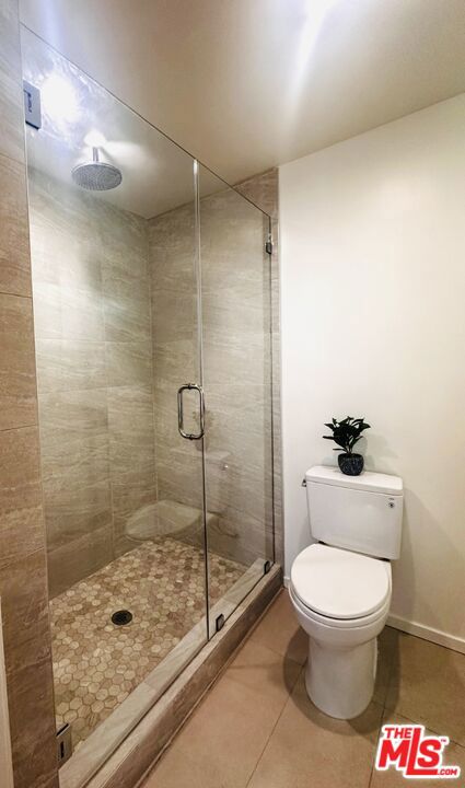 406 N Oakhurst Drive, Beverly Hills CA: https://media.crmls.org/mediaz/4f4d70ef-7dad-474d-924c-39e204c36822.jpg