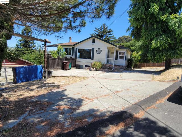 Image 3 of 13 For 27030 Parkside Dr