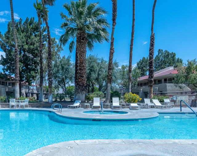 2820 N Arcadia Court, Palm Springs CA: https://media.crmls.org/mediaz/4f4ea195-48ca-44cd-a3d2-5a7312b64d9d.jpg
