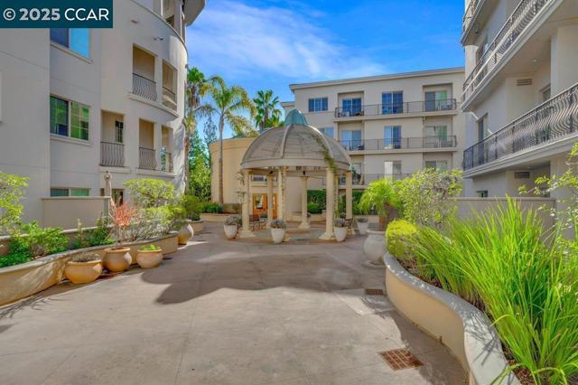 1315 Alma Ave, Walnut Creek CA: https://media.crmls.org/mediaz/4f4f59d3-44ee-4178-9a47-8888e1f60f7a.jpg
