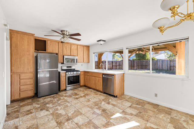 4260 Dalewood Circle, Newbury Park CA: https://media.crmls.org/mediaz/4f500e1d-9f3e-4b33-8e80-565961b6b4c5.jpg