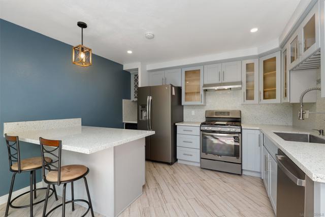 10840 Macouba Pl, San Diego CA: https://media.crmls.org/mediaz/4f50d48b-0b25-4929-8047-8eb9da38ab8c.jpg