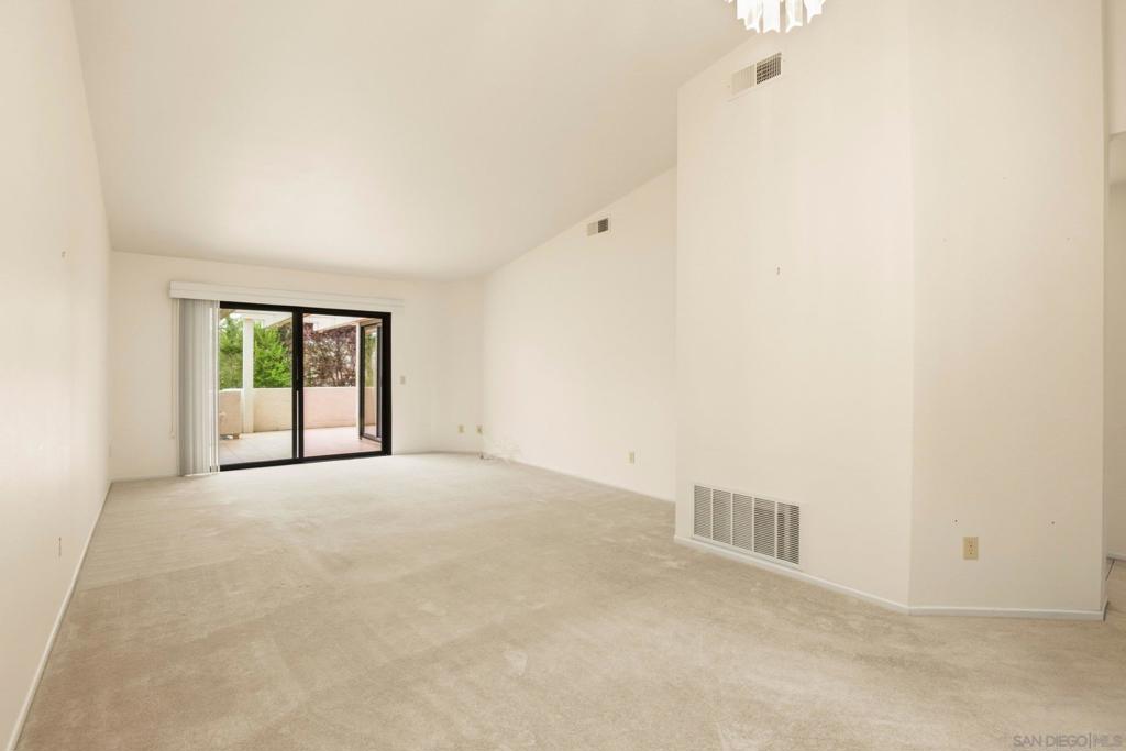 17940 Avenida Alozdra - photo 19