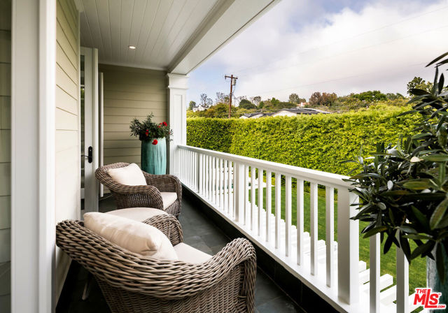 Drew Fenton | 456 N Bowling Green Way Los Angeles CA | MLS: 7251586