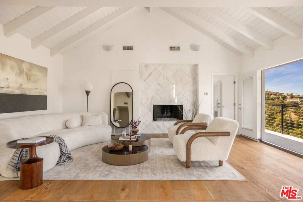 3701 Multiview Drive