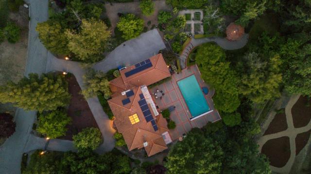 14210 Berry Hill Court, Los Altos Hills CA: https://media.crmls.org/mediaz/4f52a3b1-4864-4e8c-b0bd-6643d0fd77b0.jpg