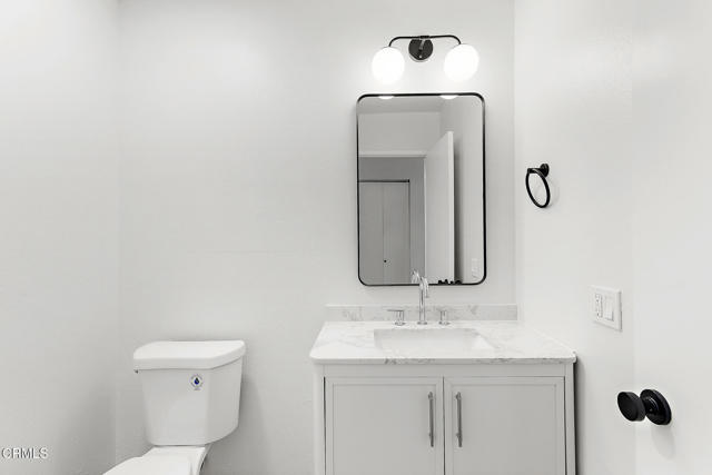 Detail Gallery Image 6 of 13 For 11940 Weddington St #19,  Valley Village,  CA 91607 - 2 Beds | 2/1 Baths