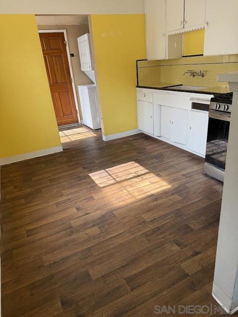 3921 23 Delta St, San Diego CA: https://media.crmls.org/mediaz/4f531fa1-47c5-4300-bc87-71fe7c6c77c1.jpg