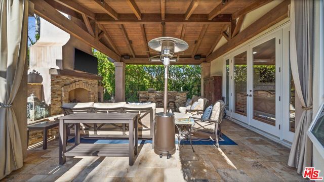 219 Baybrook Court, Lake Sherwood CA: https://media.crmls.org/mediaz/4f53424c-8123-4314-b0fa-93e37514a013.jpg
