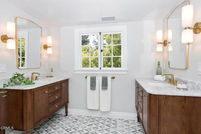 1036 S Madison Avenue, Pasadena CA: https://media.crmls.org/mediaz/4f537c67-ba45-4e24-b82b-f786a33d3310.jpg