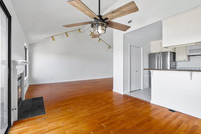 17 Carriage Lane, Scotts Valley CA: https://media.crmls.org/mediaz/4f539f4d-ff8b-4640-ab76-6f9800895102.jpg