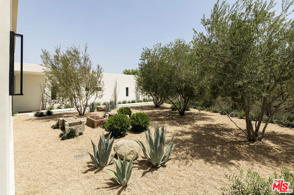 MLS #25613857 image #23