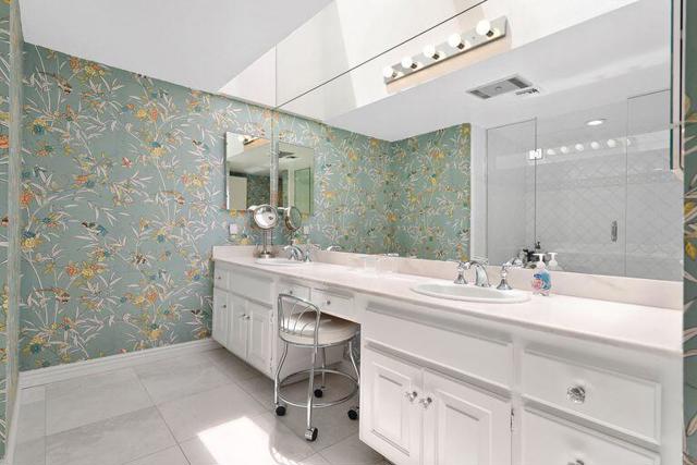 75208 Kiowa Drive, Indian Wells CA: https://media.crmls.org/mediaz/4f542908-6332-4eee-b362-0e0ee53e2ede.jpg