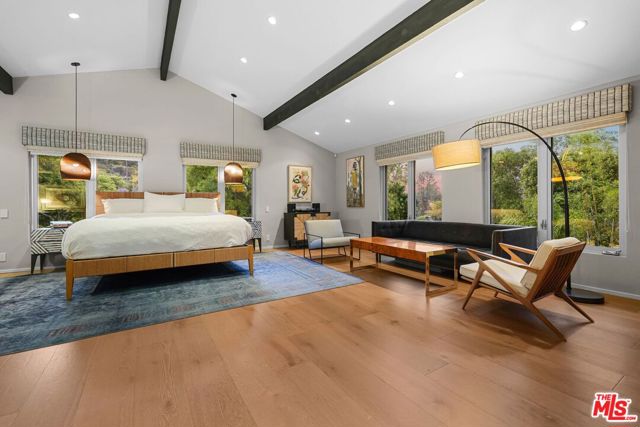 7712 Chandelle Place, Los Angeles CA: https://media.crmls.org/mediaz/4f543c9b-bf57-472f-8176-de6895dc02b5.jpg
