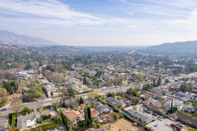 4917 Angeles Crest Highway, La Canada Flintridge CA: https://media.crmls.org/mediaz/4f54547e-6256-411a-94e4-d48d6049b933.jpg