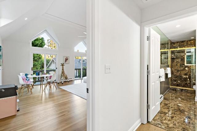 136 Finger Avenue, Redwood City CA: https://media.crmls.org/mediaz/4f547033-ab3a-4454-a3a4-63fd1d041c51.jpg