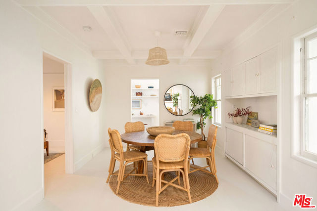 522 Altair Place, Venice CA: https://media.crmls.org/mediaz/4f5494d9-39fd-4be7-9636-70db28b97bf6.jpg