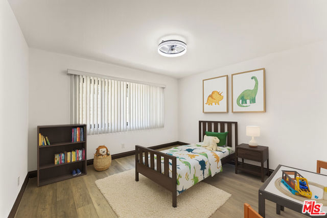 9724 Bothwell Road, Northridge CA: https://media.crmls.org/mediaz/4f54b045-0ed2-457e-9a18-45e66d163030.jpg