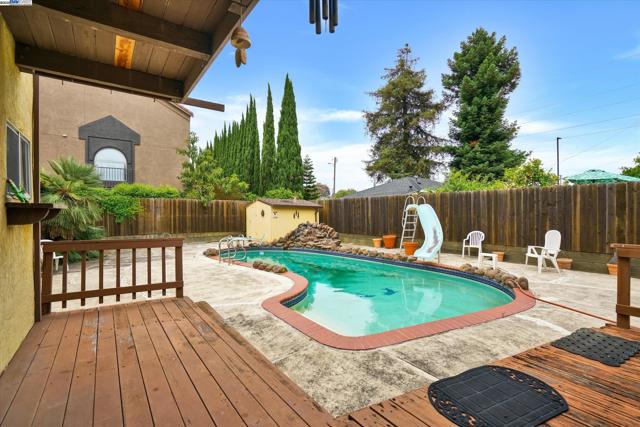 664 Berry Ave, Hayward CA: https://media.crmls.org/mediaz/4f5549a6-0a00-4a7b-8e28-11f4de5aa85f.jpg