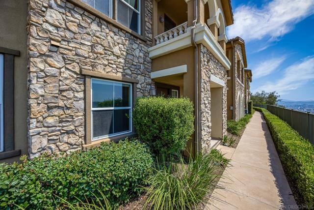 1110 Calabria St, Santee CA: https://media.crmls.org/mediaz/4f5556ef-5f3c-4639-bacf-97f8b9960dea.jpg