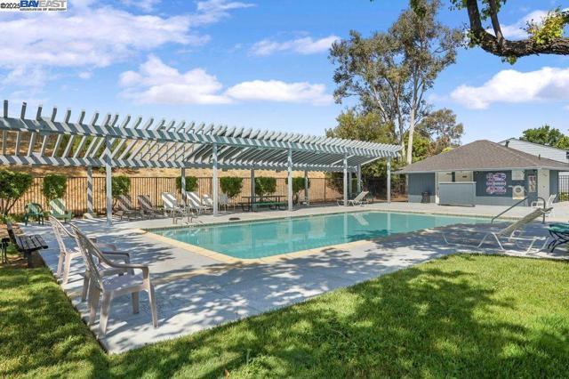 1048 Spring Valley Cmn, Livermore CA: https://media.crmls.org/mediaz/4f555e66-fb50-40fa-92c4-ce7eb75215df.jpg