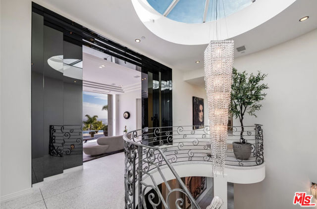1456 Blue Jay Way, Los Angeles CA: https://media.crmls.org/mediaz/4f5560b6-cfca-422b-a979-cbadf0381ead.jpg