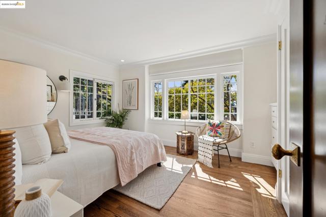 38 Bonita Ave., Piedmont CA: https://media.crmls.org/mediaz/4f5575c8-a696-4737-868a-f15111b3e144.jpg