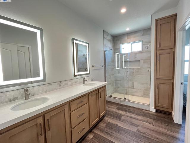 1587 Delemos Ave, Hayward CA: https://media.crmls.org/mediaz/4f560005-023b-4681-9509-c03c2309664e.jpg