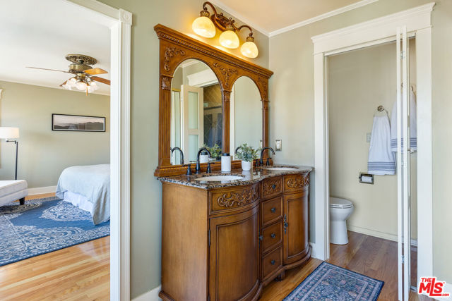 1355 Columbia Drive, Glendale CA: https://media.crmls.org/mediaz/4f576b92-8fb6-4a0c-854c-7ee1455897cc.jpg