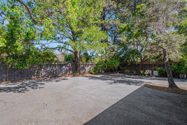 280 Uplands Drive, Hillsborough CA: https://media.crmls.org/mediaz/4f577848-247c-4f94-891d-5e3a88391238.jpg