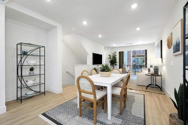 2119 Stanford Street, Alameda CA: https://media.crmls.org/mediaz/4f57d55f-b0e2-4341-bc0b-78c2ee7ca1f1.jpg