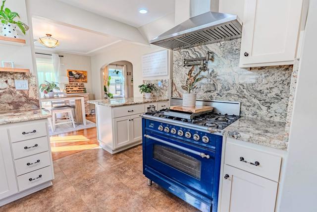 Detail Gallery Image 12 of 28 For 344 Pomona Ave, Coronado,  CA 92118 - 3 Beds | 2 Baths