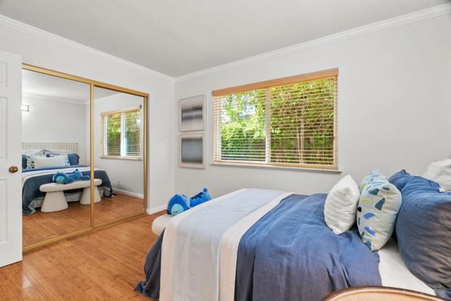 10500 Creston Drive, Los Altos CA: https://media.crmls.org/mediaz/4f57feb6-3d7c-43d4-bc2f-54dadf1b3f55.jpg