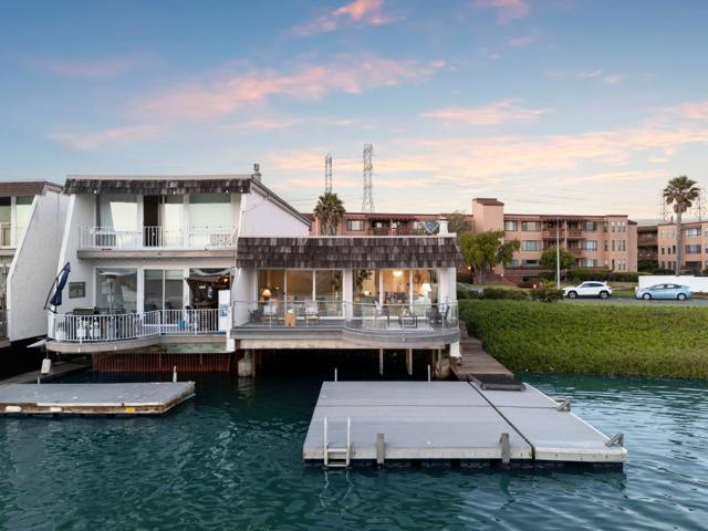 464 Fathom Drive, San Mateo CA: https://media.crmls.org/mediaz/4f58ad1a-bddd-4347-a8f5-3aec267ac6b0.jpg