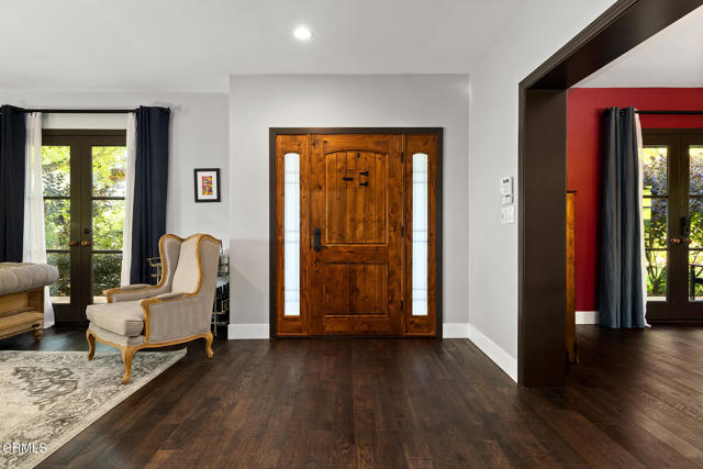 1052 New York Drive, Altadena CA: https://media.crmls.org/mediaz/4f58cd15-fc80-4694-85e0-2d45ab4148f3.jpg