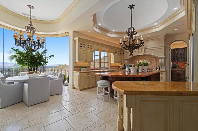 28 Grande View Court, Rancho Mirage CA: https://media.crmls.org/mediaz/4f5973eb-0c86-413a-aba4-6c2ec48836b9.jpg