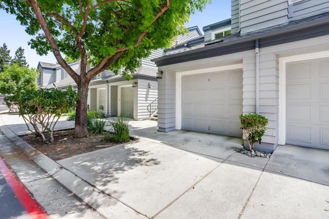 1658 Parkview Green Circle, San Jose CA: https://media.crmls.org/mediaz/4f5996c1-dad4-40ea-9c14-75088731aac4.jpg