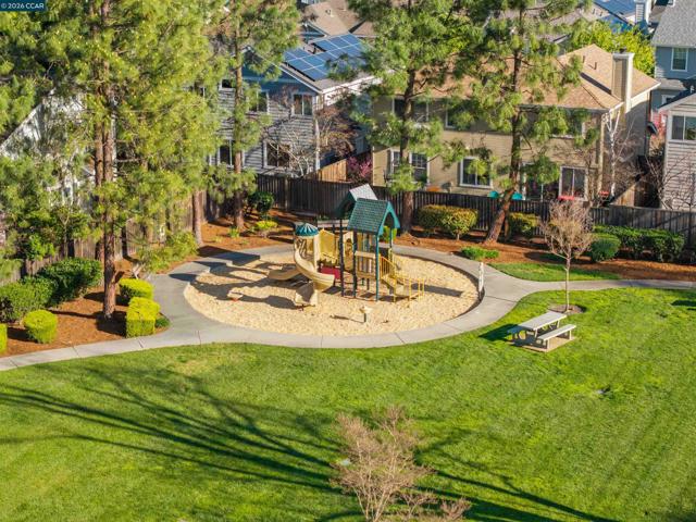 Image 8 of 60 For 34 Elmwood Dr