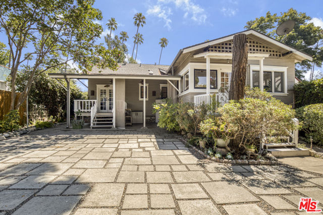991 Palm Terrace, Pasadena CA: https://media.crmls.org/mediaz/4f5a9073-ee89-483b-a361-de42f22ecb5a.jpg