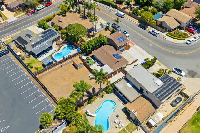 3380 Moraga Court, San Diego CA: https://media.crmls.org/mediaz/4f5aafde-4da4-428e-9453-bac272c98fed.jpg