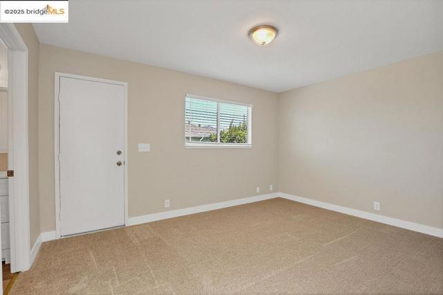 10500 Creekside Circle, Oakland CA: https://media.crmls.org/mediaz/4f5ac29f-ad16-4700-97bc-f9380ec27984.jpg