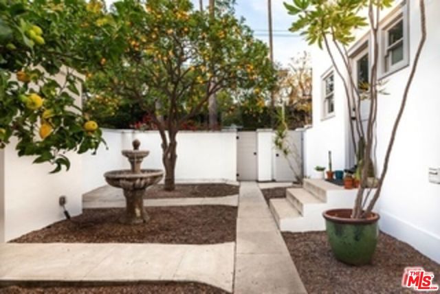 2027 Canyon Drive, Los Angeles CA: https://media.crmls.org/mediaz/4f5b593e-1f6f-4cf6-a81a-de67dfe524a5.jpg