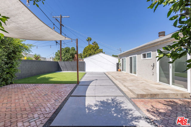 3921 S Victoria Avenue, Los Angeles CA: https://media.crmls.org/mediaz/4f5b8c5c-d483-4dfd-949e-22ed90341164.jpg